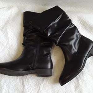 4/$20 Size 6 mid calf boots small heel black